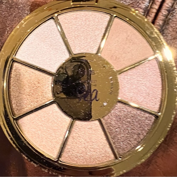 Tarte Compact with Aqua and Lavender Scallop Design - Picture 2 of 2